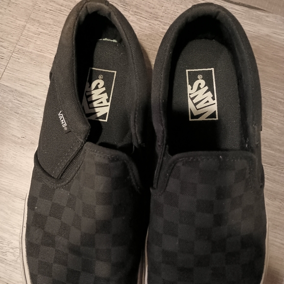 Vans - Picture 2 of 5